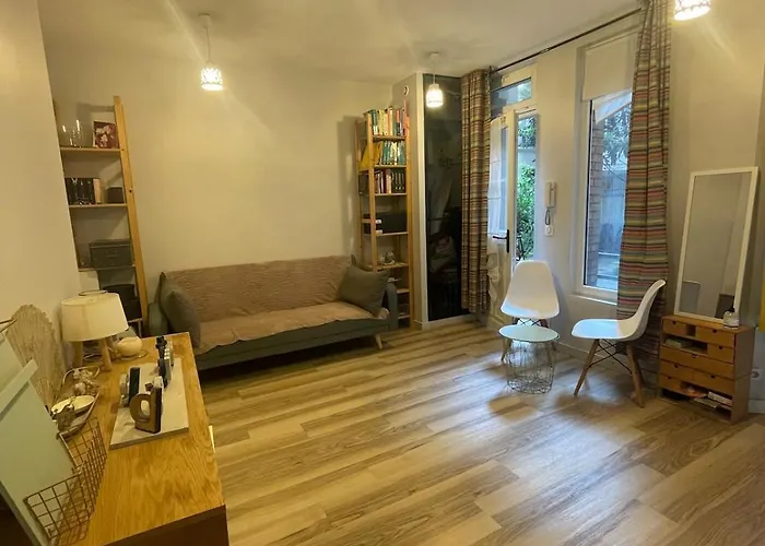 Beautiful 2-room In Paris's Batignolles District
