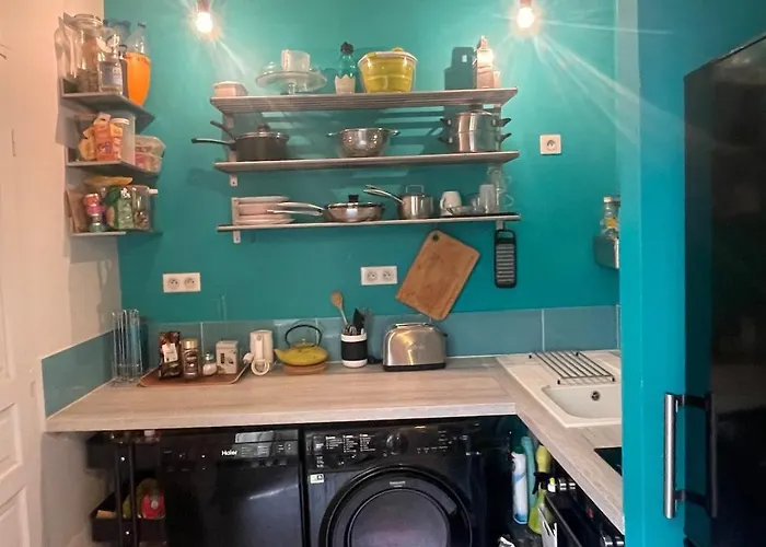 Beautiful 2-room In Paris's Batignolles District Apartamento París