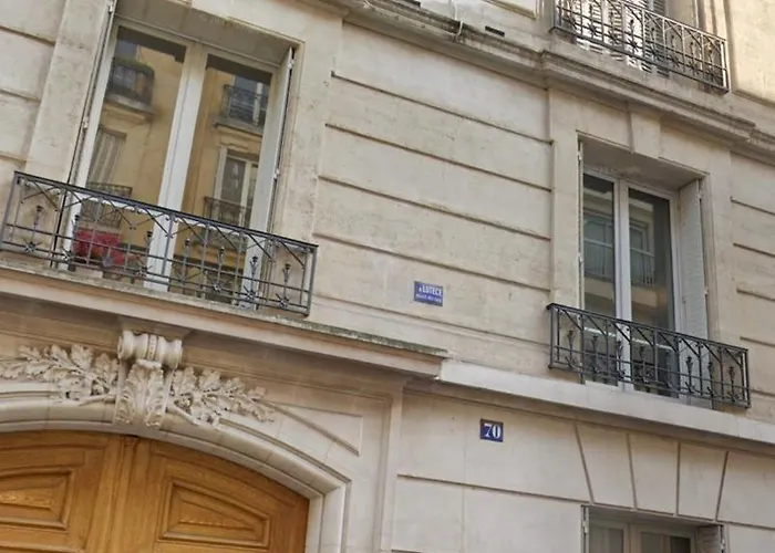 Beautiful 2-room In Paris's Batignolles District